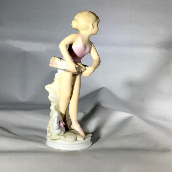 Hand painted Lefton “The Christopher Collection” - Picture 6 of 13